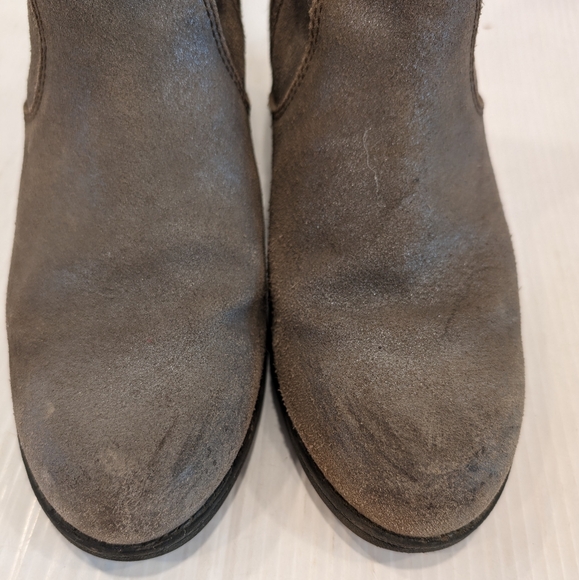 CLARKS Collection Nevella Devon Women's taupe suede zip ankle booties size 10 - Picture 12 of 15